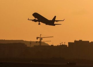 Самолет «Почты России» совершил экстренную посадку в аэропорту Жуковского