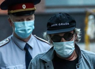 Адвокат Ефремова опроверг информацию о завершении расследования дела о ДТП