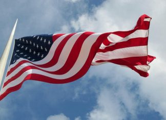 AP: власти США решили закрыть консульство страны в Ухане