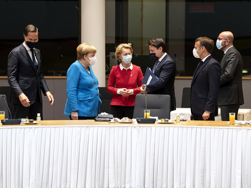 Чрезвычайный саммит ЕС по созданию фонда для восстановления экономики после коронавируса длится уже четыре дня