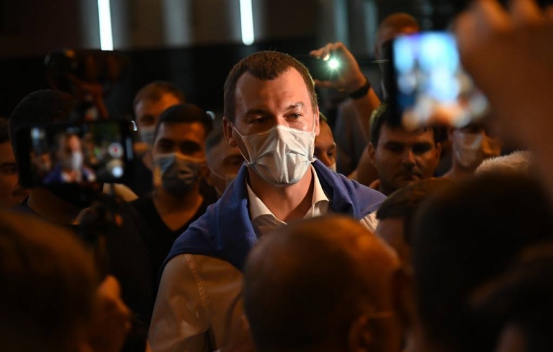 Дегтярев впервые вышел к участникам акции в поддержку Фургала в Хабаровске