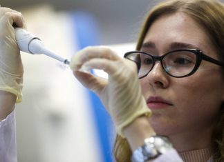 FT: в США назвали возможную стоимость вакцины от коронавируса