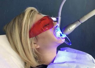 Отбеливание зубов лазером