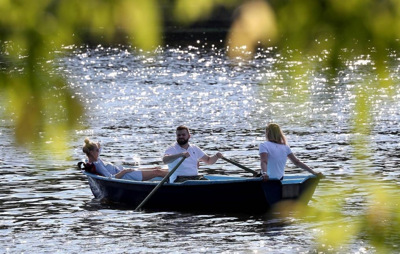 Гидрометцентр прогнозирует "опасное солнце" в ряде регионов России


