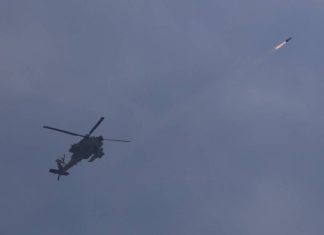 Израильские вертолеты атаковали военные цели на юге Сирии