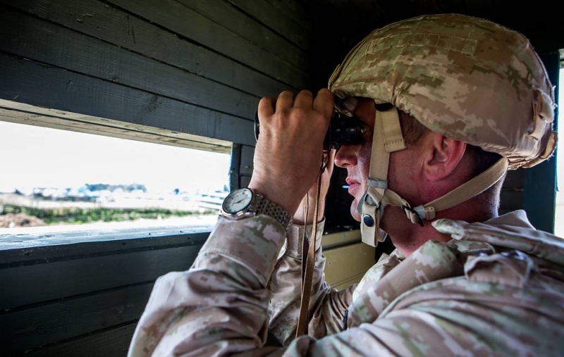 Комплексы ПВО сбили два беспилотника боевиков около российской базы Хмеймим

