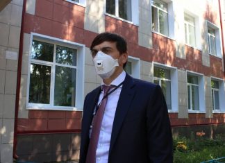 Кравцов: голосование по конституции на участках в школах не повлияло на безопасность ЕГЭ