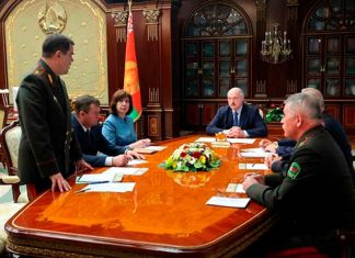 Лукашенко созвал экстренное совещание с членами Совбеза Белоруссии