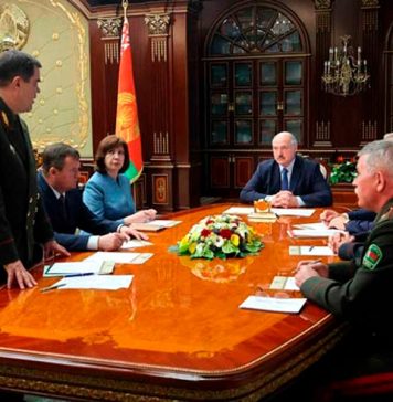 Лукашенко созвал экстренное совещание с членами Совбеза Белоруссии