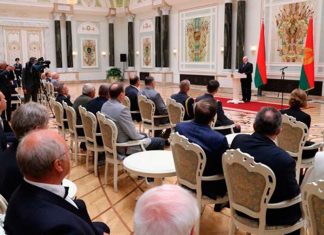 Лукашенко заявил о победе Белоруссии над коронавирусом, похвалив ее «политическое здравомыслие»