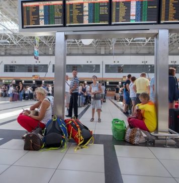 Минтранс Турции сообщил о договоренности с Россией возобновить авиасообщение с 15 июля