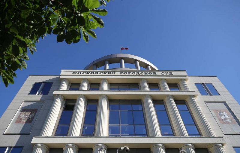 Мосгорсуд сократил срок ареста полицейским, обвиняемым по делу Голунова