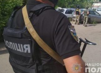 На Украине снова захват заложников: в Полтаве угонщик удерживает полицейского начальника, грозя гранатой