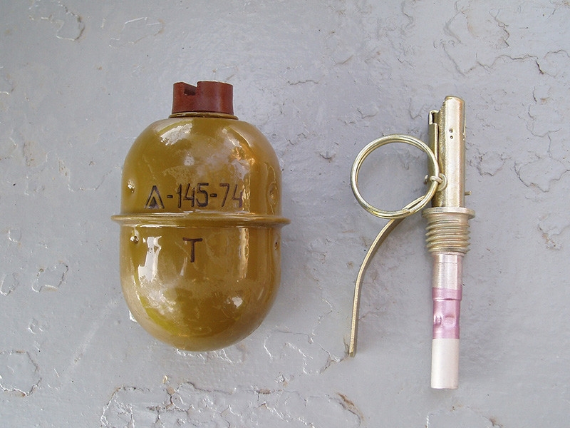 На Украине снова захват заложников: в Полтаве угонщик удерживает полицейского начальника, грозя гранатой