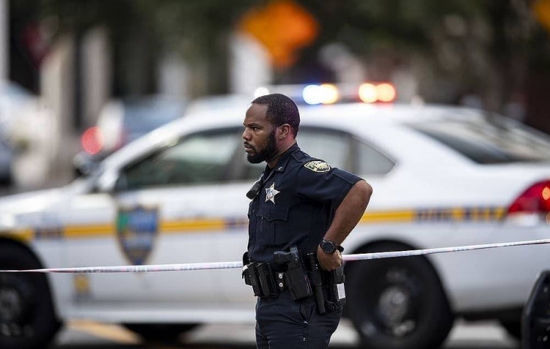 Неизвестные открыли огонь рядом с похоронным бюро в Чикаго