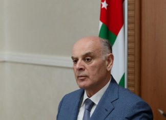 Новый президент Абхазии Аслан Бжания выразил готовность примириться с Грузией
