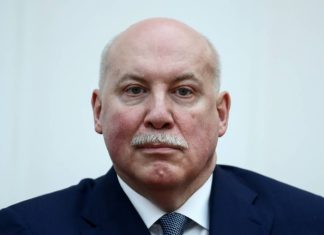 Посол РФ заявил, что задержанные в Белоруссии россияне следовали в третью страну