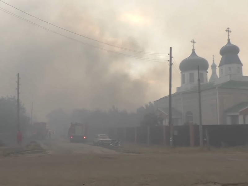 Природный пожар на востоке Украины уничтожил более 100 домов, есть жертвы (ВИДЕО)