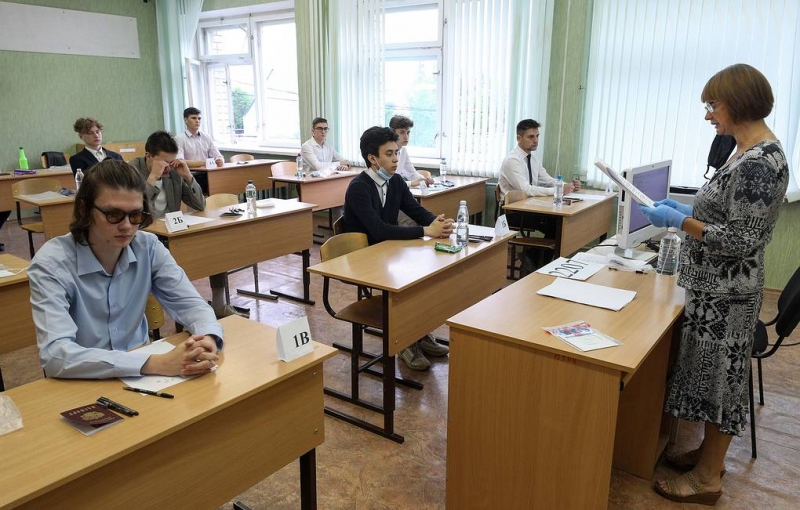 Рособрнадзор опроверг заявления о слишком сложных ЕГЭ по химии

