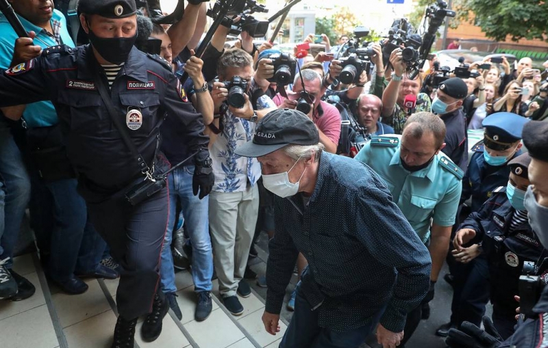 Суд продлил до 22 января срок домашнего ареста Михаилу Ефремову