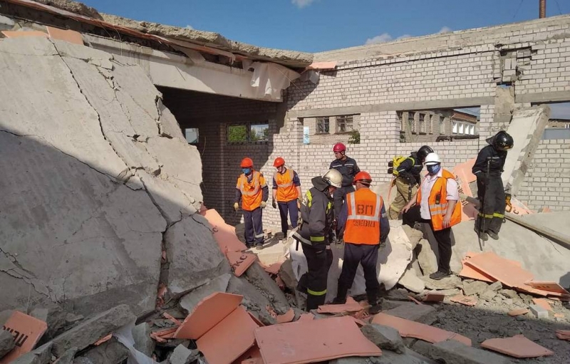 Тела троих погибших извлекли из-под завалов в Кировской области