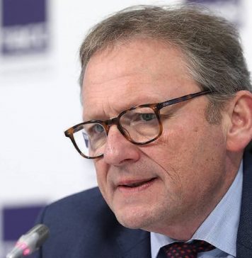 Титов попросил Роспотребнадзор ускорить открытие детских лагерей