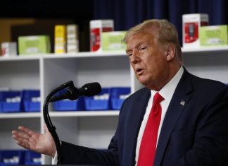 Трамп признал, что США скупили 90% мировых запасов препарата против коронавируса