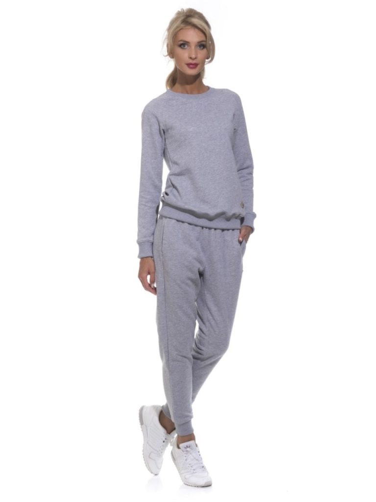 Женские костюмы