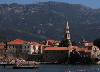 Черногория откроет границы для россиян