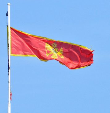 Черногория разрешила россиянам въезд без ограничений