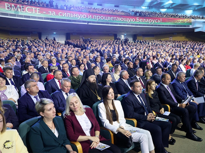 Лукашенко заявил о переброске новой партии боевиков в Белоруссию и назвал враньем версии РФ о целях задержанных "вагнеровцев"