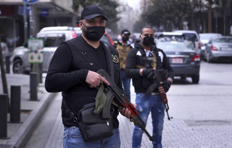 Мощный взрыв произошел на складе пиротехники в порту Бейрута