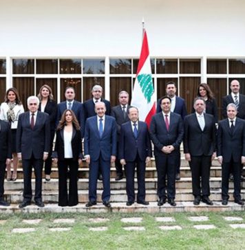 Правительство Ливана решило уйти в отставку после массовых протестов