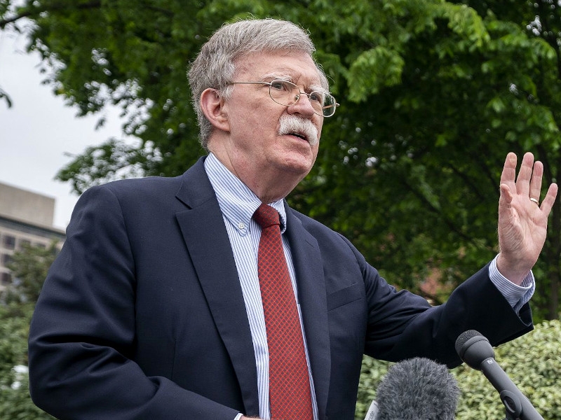 Трамп заявил, что встретил в спецслужбах США много недостойных людей