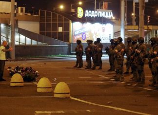 В Белоруссии в ходе несанкционированных акций пострадали 103 правоохранителя