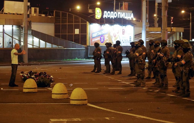 В Белоруссии в ходе несанкционированных акций пострадали 103 правоохранителя