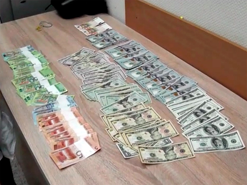 В Белоруссии жена задержанного "координатора протестов" рассказала, как люди в штатском  избили ее с мужем и отняли 10 тыс. долларов