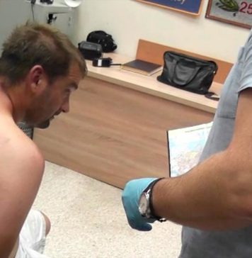 В Белоруссии жена задержанного «координатора протестов» рассказала, как люди в штатском избили ее с мужем и отняли 10 тыс. долларов