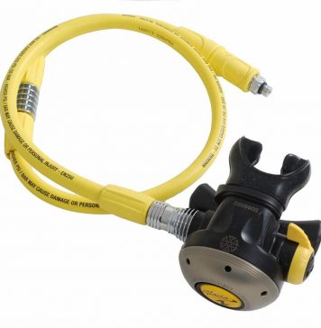 Регулятор и октопус для дайвинга