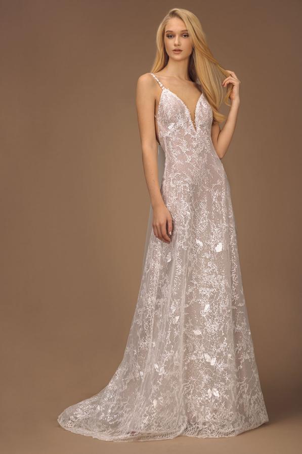 Большой выбор свадебных платьев