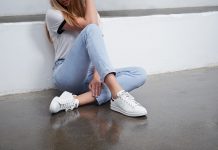 Купить женские кроссовки