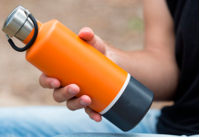 Современная бутылка для воды