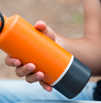 Современная бутылка для воды