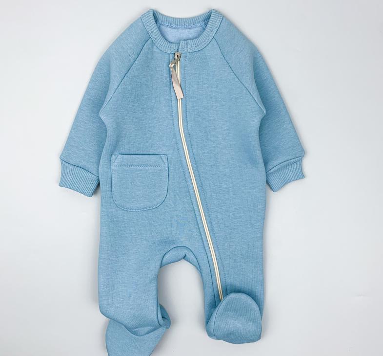 Большой выбор детской одежды и аксессуаров