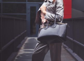 Достоинства классической женской сумки