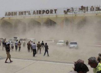 Аэропорт Адена подвергся минометному обстрелу после прилета нового правительства Йемена