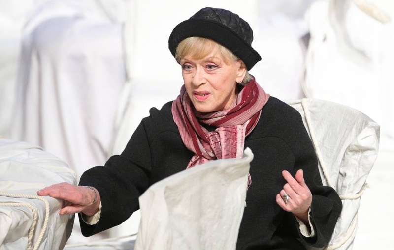 Алису Фрейндлих госпитализировали с коронавирусом