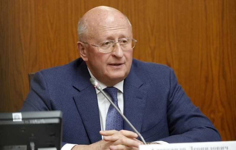 Гинцбург: комбинация "Спутника V" с AstraZeneca будет защищать от коронавируса на два года