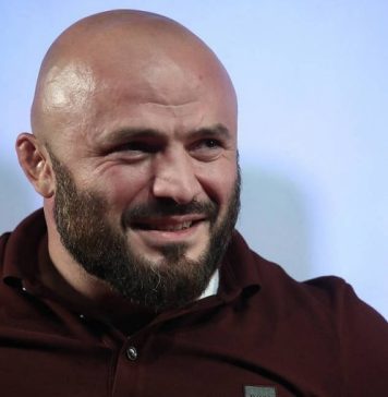 Исмаилов заявил, что хочет заработать за бой с Минеевым 30 млн рублей