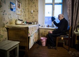 Кабмин потратит более 15 трлн рублей на снижение уровня бедности в России